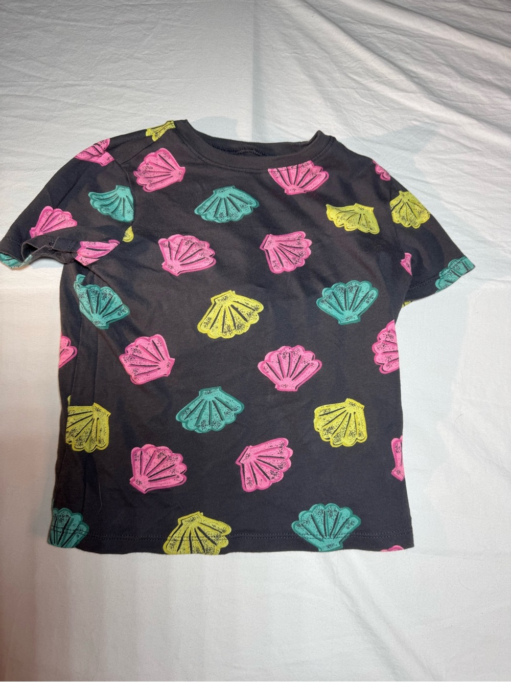 Old Navy Black Short Sleeve Tee with Pink, Teal & Yellow Shells